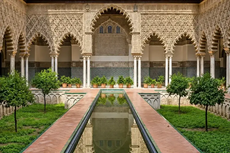 Patio del Real Alcázar de Sevilla